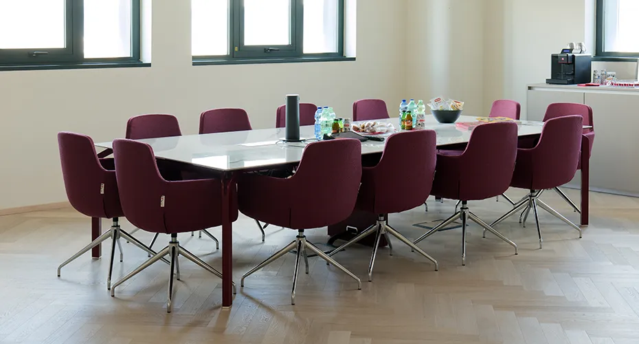 Spazio meeting all'interno dell'ufficio direzionale