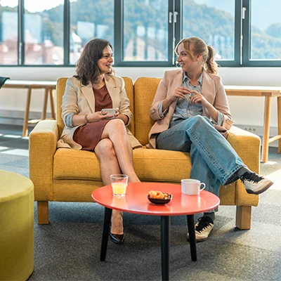 Divani e poltroncine per ufficio: comfort e design negli spazi condivisi