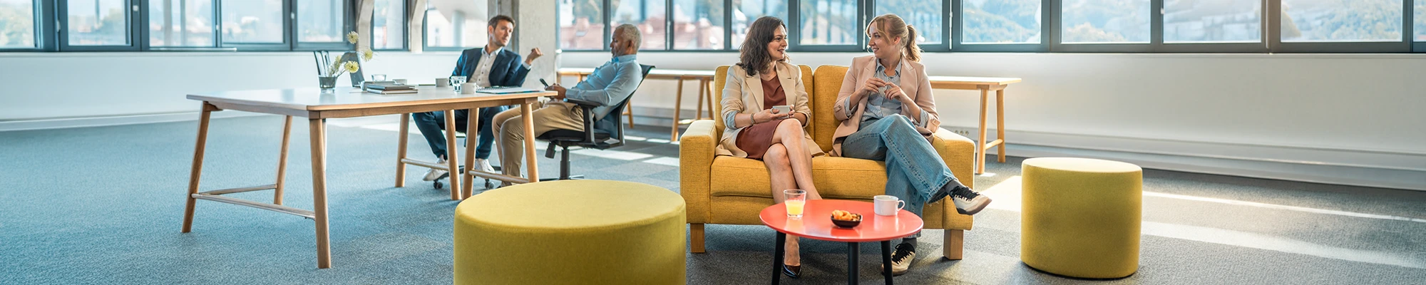 Divani e poltroncine per ufficio: comfort e design negli spazi condivisi