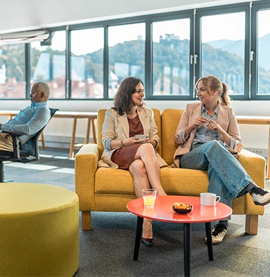Divani e poltroncine per ufficio: comfort e design negli spazi condivisi