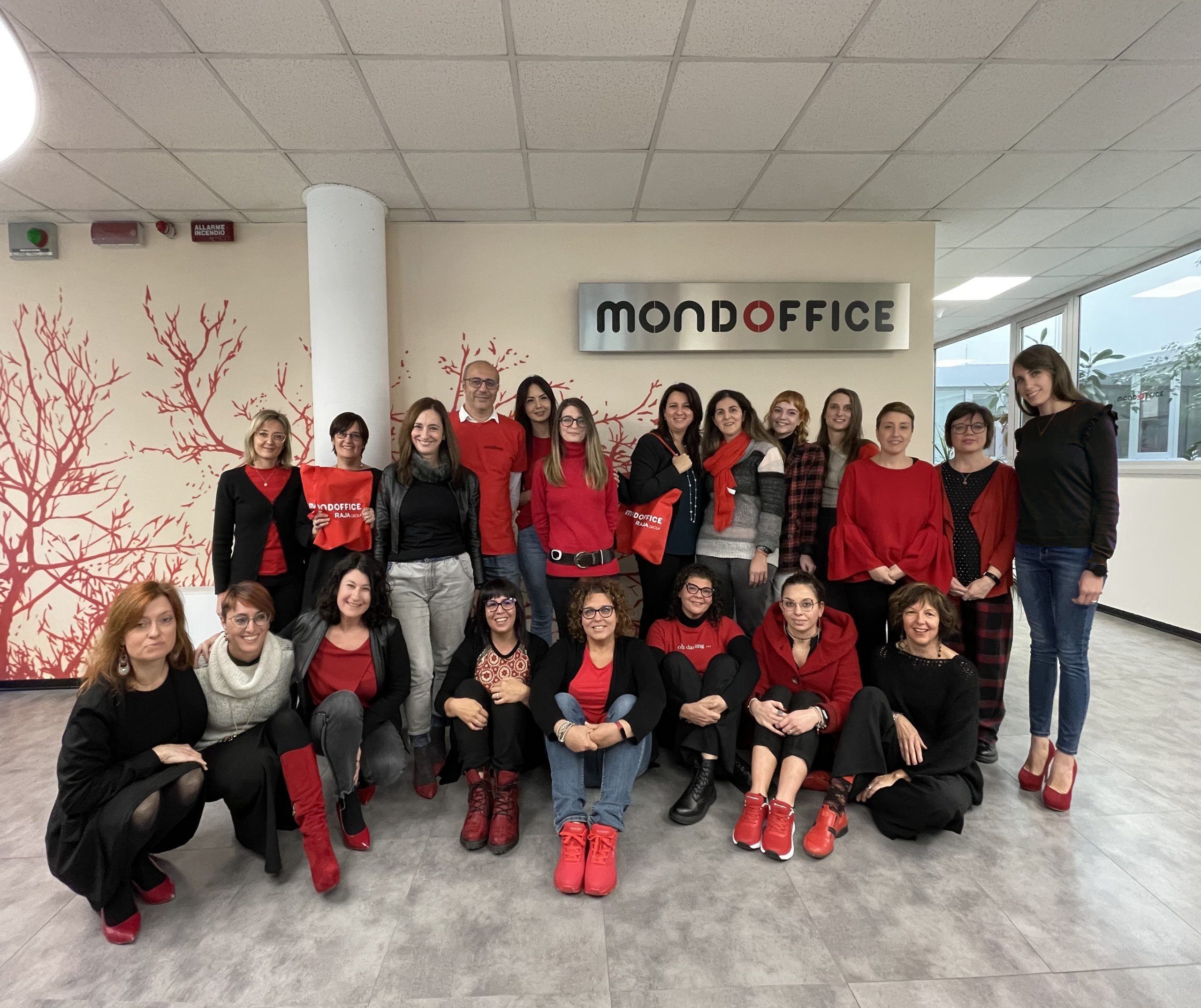 scarpe rosse #scarperosse #controlaviolenzasulledonne