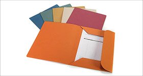 Cartellina a 3 lembi senza stampa, 25,5 x 33,5 cm, Cartoncino manilla riciclato 190 g/m², Colori Assortiti (confezione 50 pezzi)